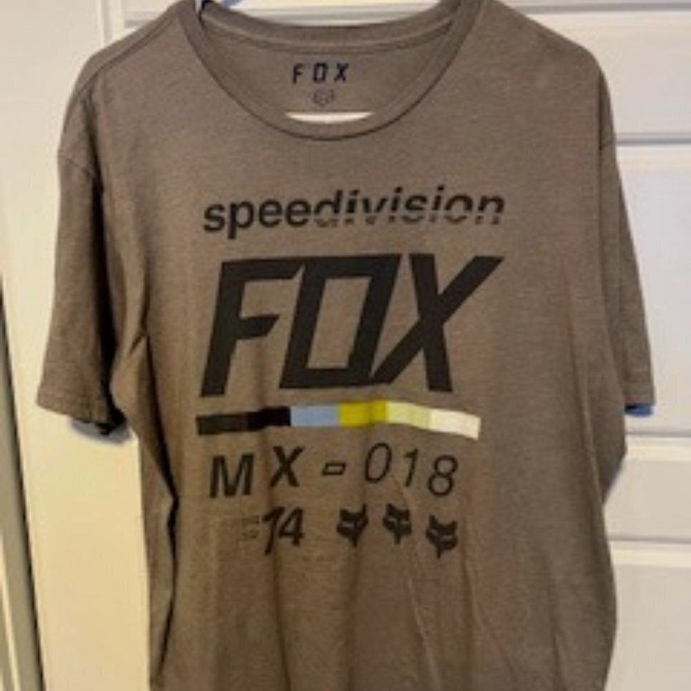 Men's Fox Screen Print Tee Shirt, Size XL, Excellent shape
